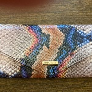 Brahmin wallet, nwt